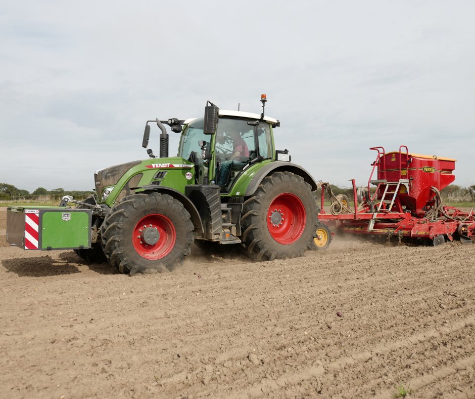 One year with Fendt 724, Kirton Farming Ltd share their experience.

Read the full story here ➡️ tnsgroup.co.uk/one-year-with-…

#Fendt #ItsFendt #FendtPower #LeadersDriveFendt #Tractor #Farming