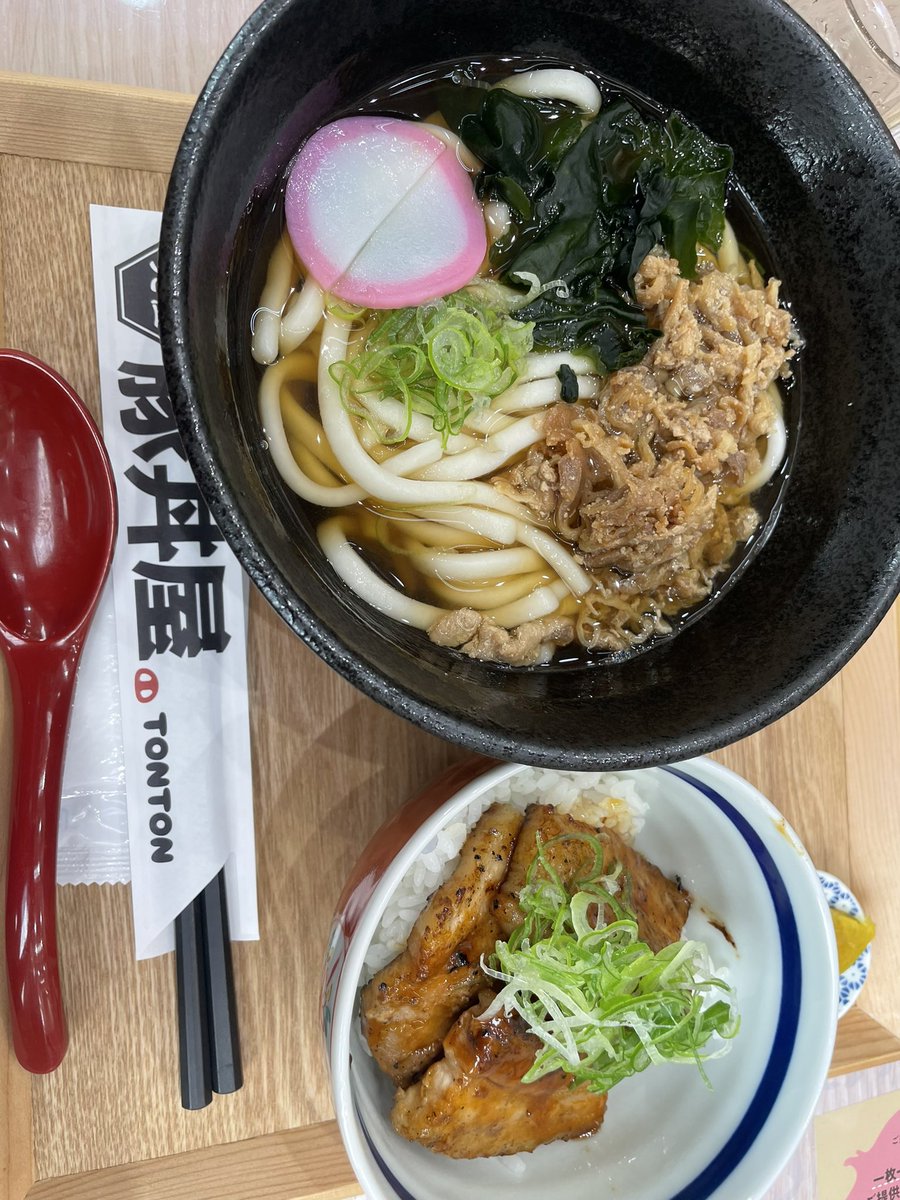 あんまり続かないけど
当たりが早いので打ってて楽しい🫣💕

ここのお昼ご飯すきなんだー🍖🍜🥢
ご馳走様でした😋

#サバンナガール #北九州市戸畑区