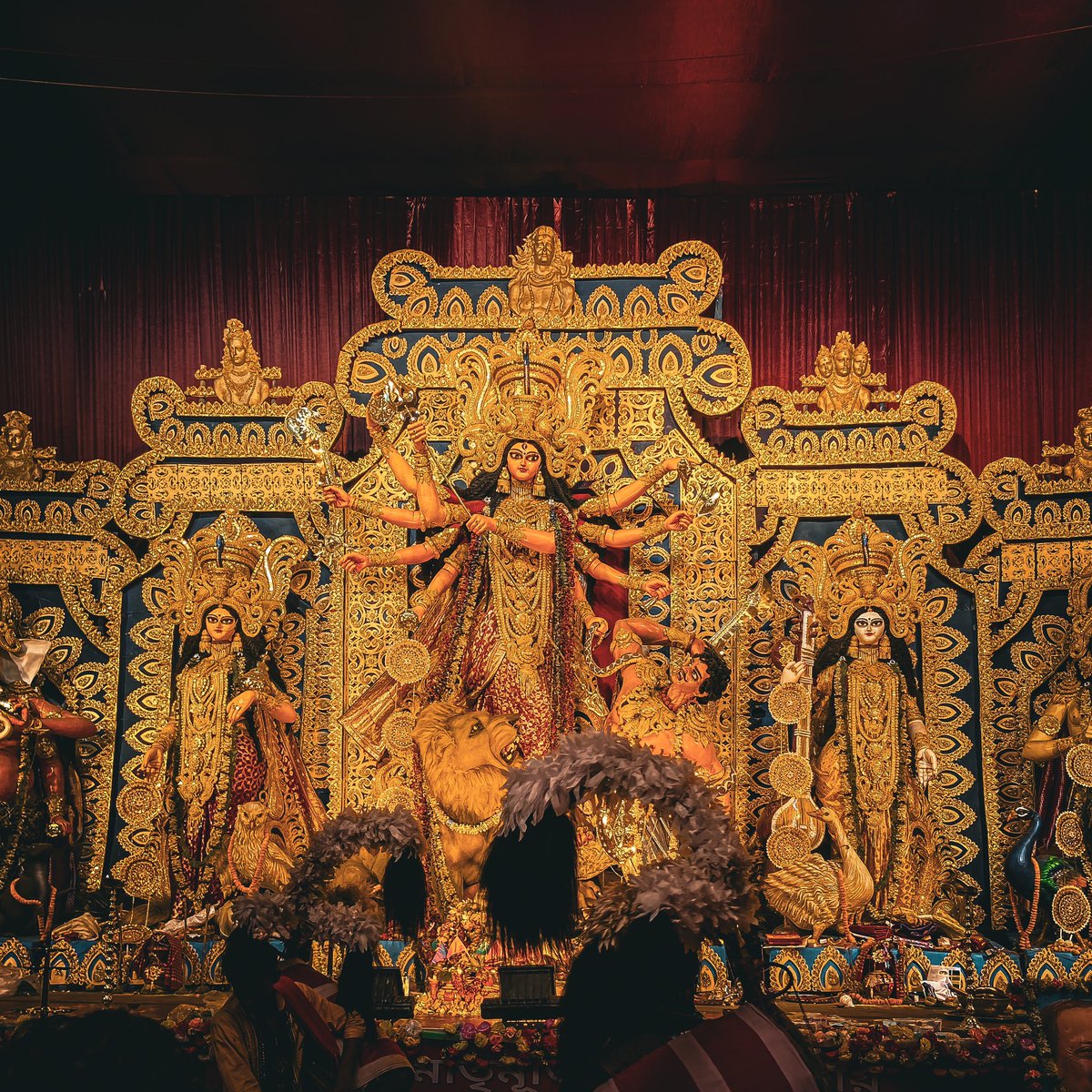 #durgapuja is not a festival…it’s an emotion ❤️

Humbling to experience this after 25 years! 🙏🏼

#durgapujo #kolkata #kolkatadiaries #kolkatadurgapuja ##unesco #kolkatabuzz #bengal #bengaltourism #experiencebengal #streetsofkolkata #duggadugga #shotoniphone