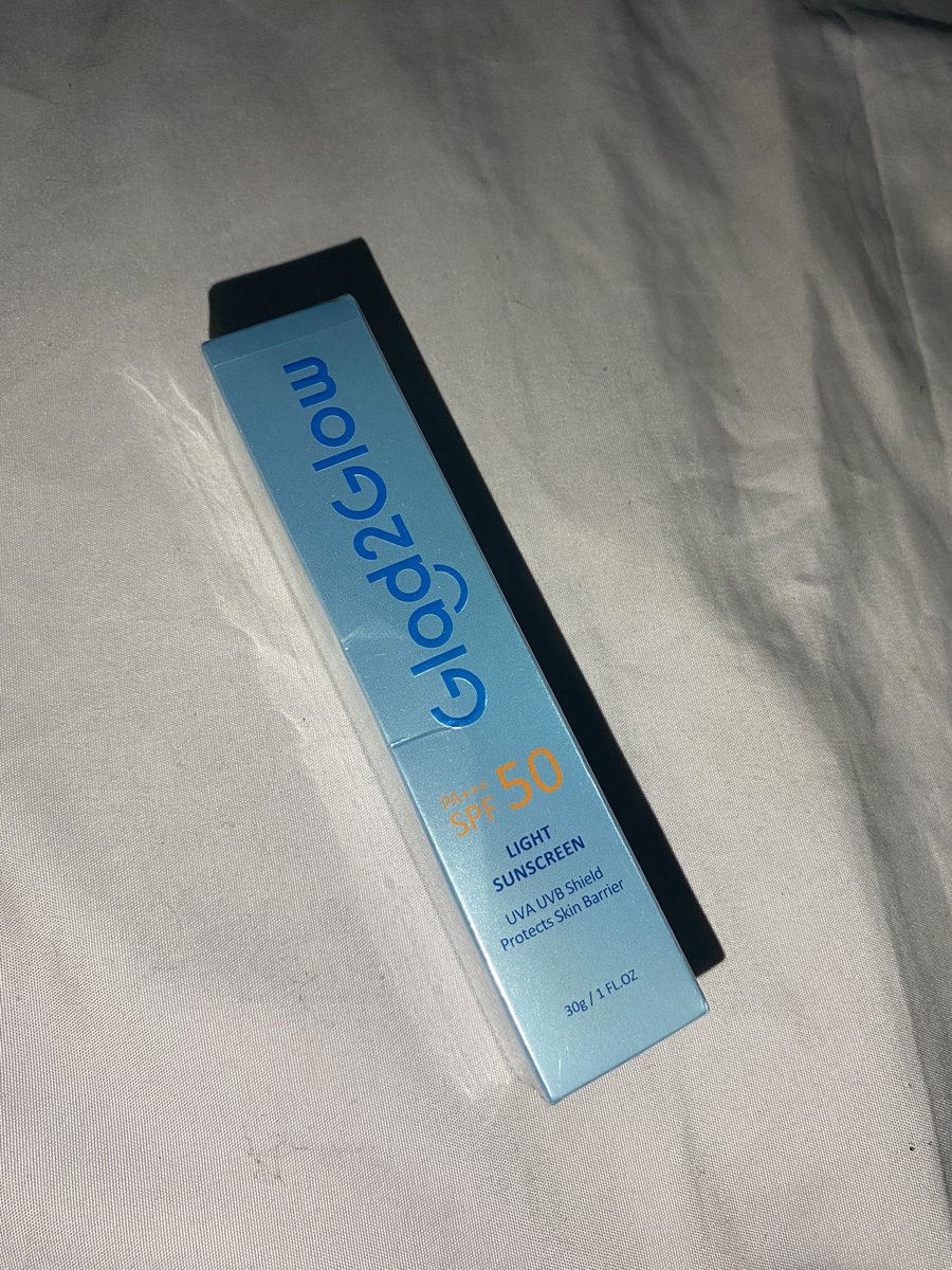 byraparam's tweet photo. wts skincare murah new sealed, bisa shopee dapet bonus juga bisa pilih

kitschy power glow serum 100k
glad2glow sunscreen 35k
sundae shower cream 50k https://t.co/h1EC7mxVqm