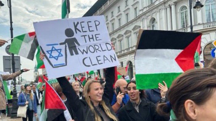 ZahradilJan's tweet photo. Šokovaně zíráme, co se to - po brutální agresi Hamásu proti Izraeli a oprávněné izraelské reakci - vyvalilo do ulic evropských měst a kampusů amerických univerzit.
“Západ”, k němuž se hlásíme, má problém. Daleko větší a hlubší, než si připouští. A vyrobil si jej pouze on sám. https://t.co/71C3afkNfO