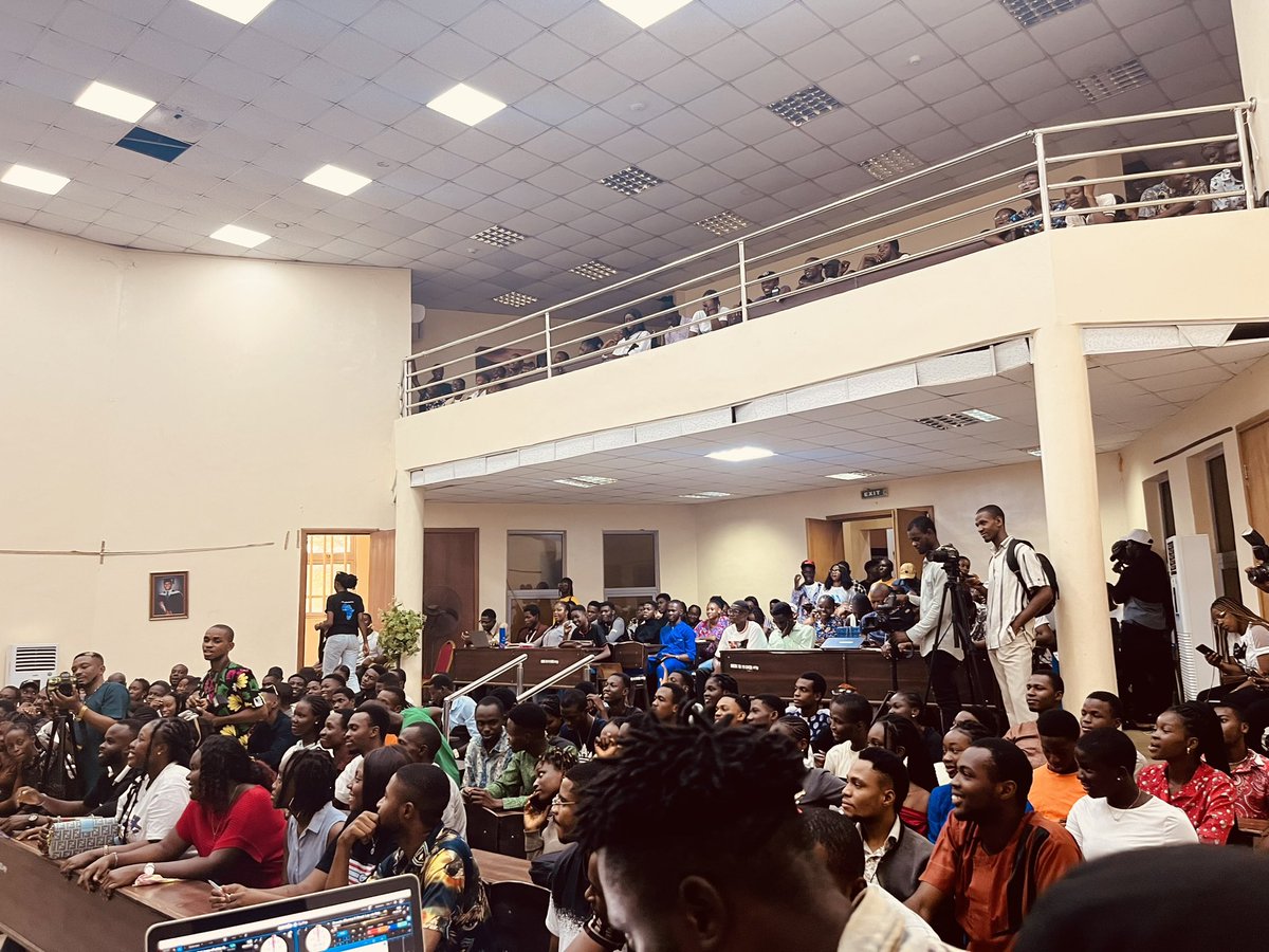 smartgods042's tweet image. 🎉 Thrilled to be part of the @blockchainNAU Tech event, representing @datamallcoin and Fog Storage team. 

Engaging discussions, shared insights, and answered curious minds about Foggie and DataMall. 

Grateful for the opportunity🍷

 #BlockchainEvent #TechTalks #unizik #Nigeria