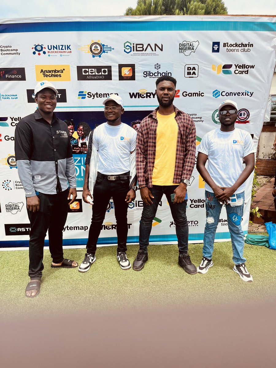 smartgods042's tweet image. 🎉 Thrilled to be part of the @blockchainNAU Tech event, representing @datamallcoin and Fog Storage team. 

Engaging discussions, shared insights, and answered curious minds about Foggie and DataMall. 

Grateful for the opportunity🍷

 #BlockchainEvent #TechTalks #unizik #Nigeria