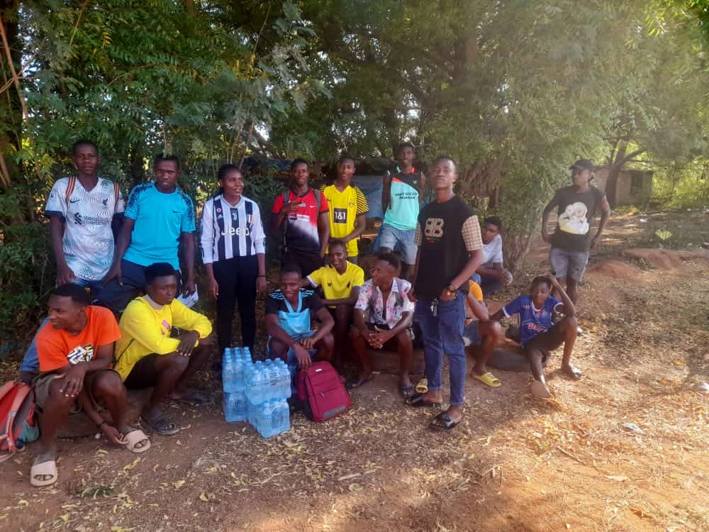 OneYoungAfrica's tweet image. This dynamic exchange of ideas and contributions included 5 cartons of water from the #EACYouthFellows23. We are grateful to the BAFANA BAFANA team and their coach who graciously hosted the Fellows for a meaningful and fruitful discussion.
#TogetherForImpact