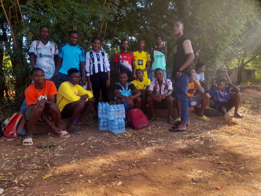 OneYoungAfrica's tweet image. This dynamic exchange of ideas and contributions included 5 cartons of water from the #EACYouthFellows23. We are grateful to the BAFANA BAFANA team and their coach who graciously hosted the Fellows for a meaningful and fruitful discussion.
#TogetherForImpact