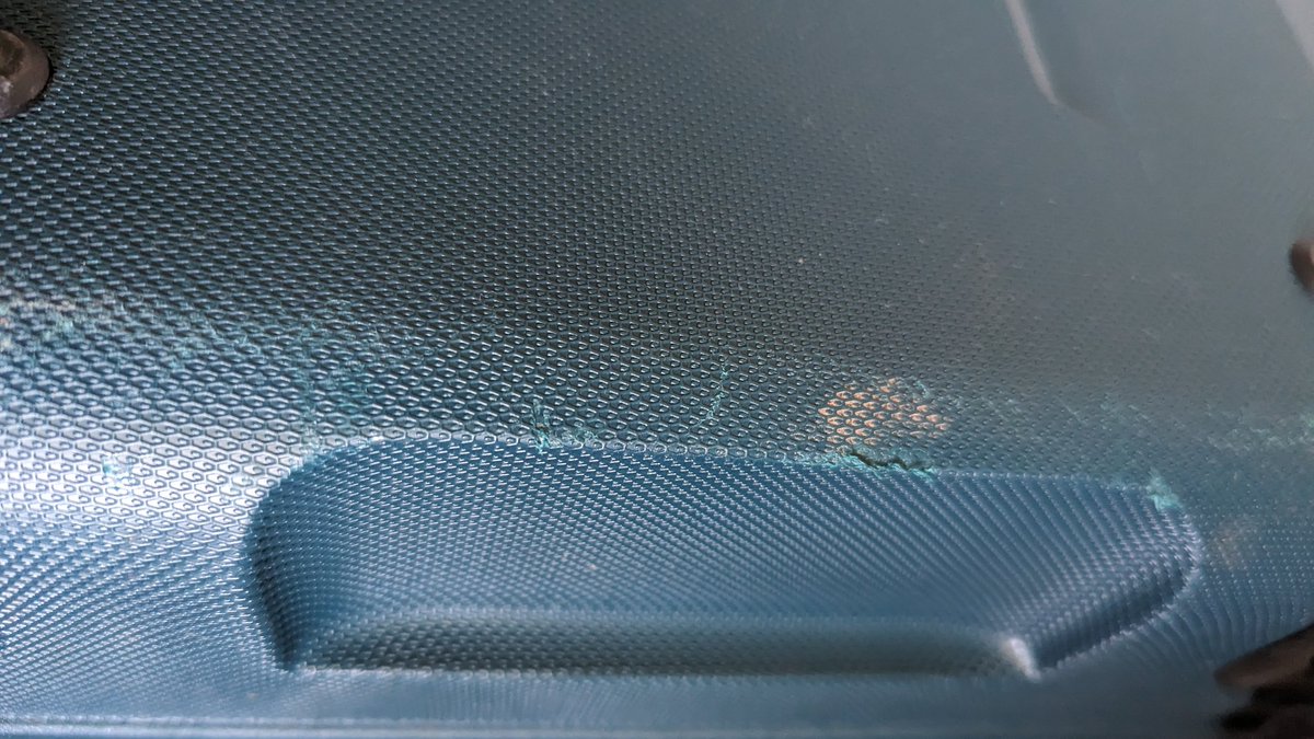 rkrisraj's tweet photo. #Indigo 6e6129 Kochi to Pune. What a pathetic handling of bags. Indigo has done such a crap job of spoiling my new luggage with cracks and bruises and scratches! So much for choosing to fly with you. Such respect! @IndiGo6E
#indigo #6e #worstExperience #baggageHandling #pathetic https://t.co/1sSxeOms2n