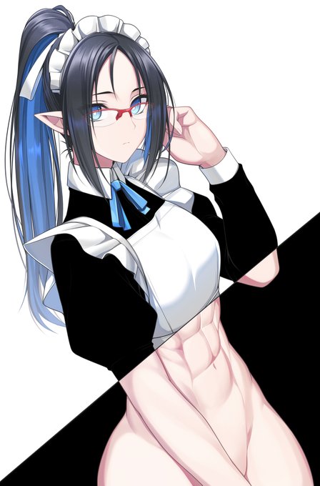 澄ました顔をしてるけど服の下は腹筋バキバキなメイドさん 