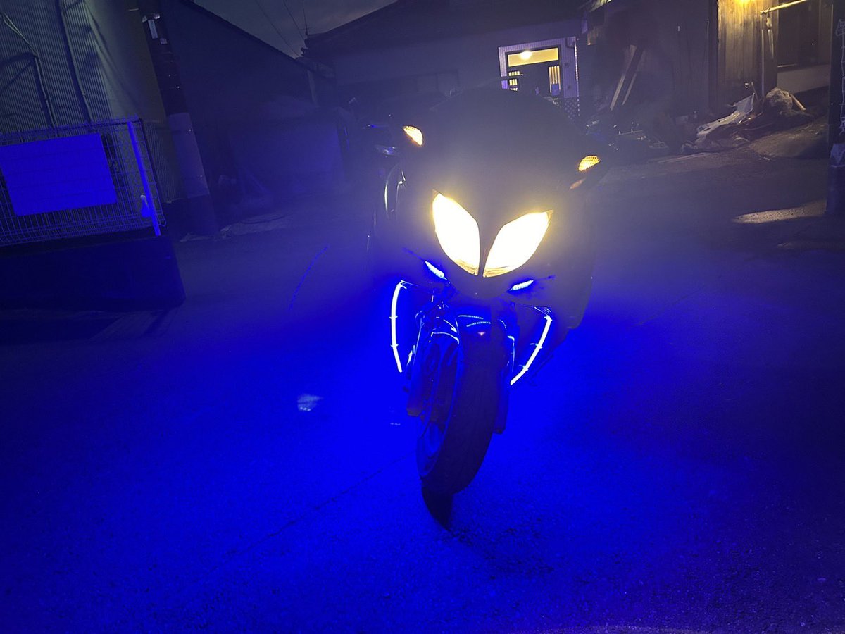 VgYcw's tweet photo. マジェスティ売ります

LED300連
スピーカーBluetooth対応
フロントローダウン
エアロ多数

#マジェスティ売ります
#マジェc売ります
#sg03j売ります
#ビックスクーター売ります
#原付売ります
#バイク売ります https://t.co/mkFO446blx