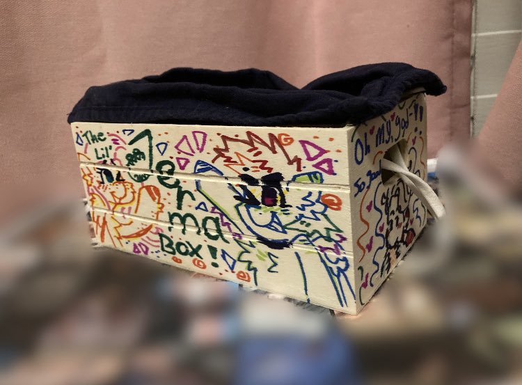 fluttersharpi's tweet image. So my wife @yumkandie is very autistic about jerma

We made a joke about a “jerma advent calendar” and it made her really happy so. I’m doing this

40 Days of Jerma
Every morning until dec 1st, she has to find The Lil Jerma Box, and inside will be a lil picture of him

🧵for more