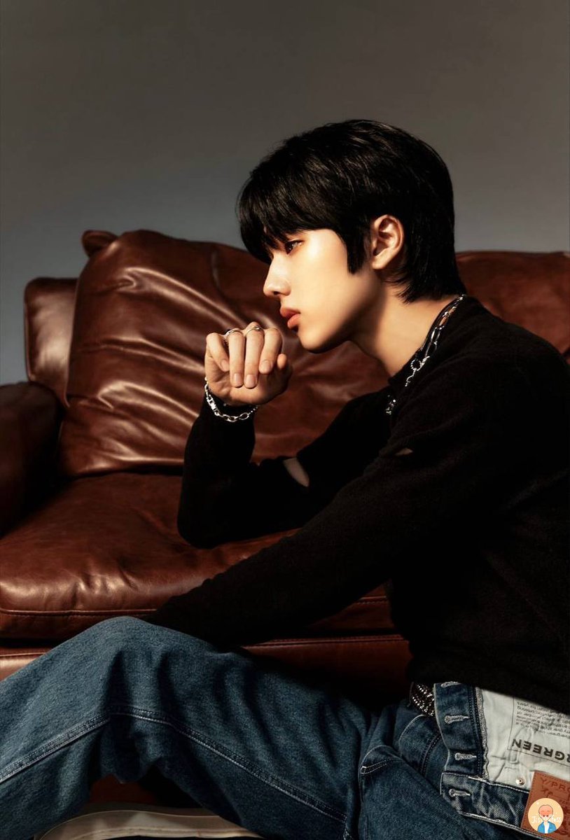 side profile jisung! emang gak pernah main main CAKEPP BUANGETT BENER2 MODEL FACE🤩🤩🤩🤩🤩🤩