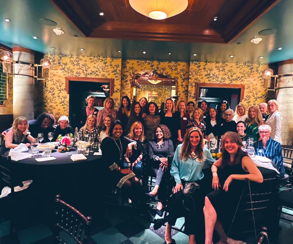 GoldenStateHaze's tweet photo. Thank you, @priyadclemens,
for convening an inspiring assemblage of women in journalism to celebrate @hknightsf as she ascends to SF bureau chief for the NY Times. It was fun to share stories about Heather and admire all of these influential women creating indelible content. https://t.co/zJug6c5bAQ