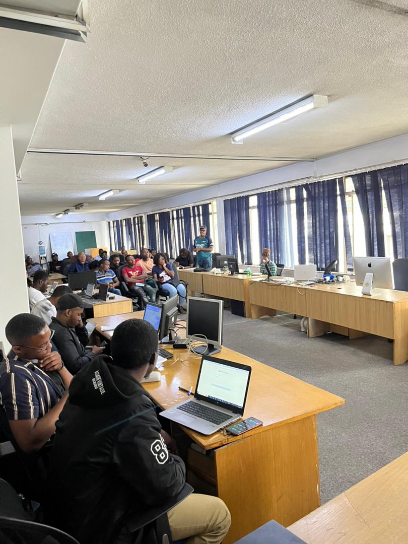 mikeyny_zw's tweet image. Had an awesome weekend engaging and networking with the tech community 🔥
Friday was at @afrosoftH giving a tech talk on Generative AI, and then I spent my Saturday at @OrgUncommon with @girlsintechzw, learning how to teach kids the amazing Scratch programming language by MIT.…