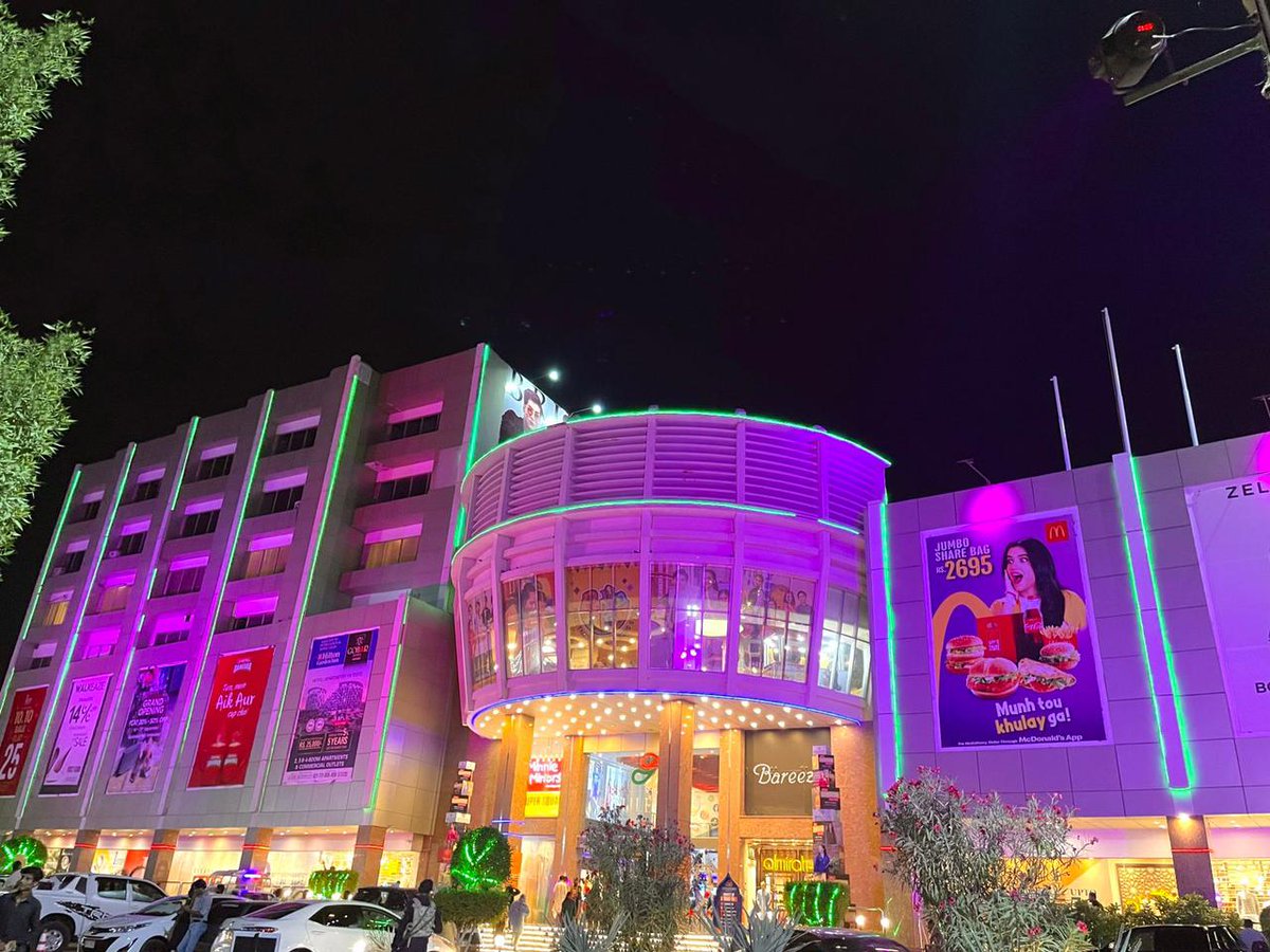 pinktoberpk's tweet photo. Boulevard Mall Hyderabad turns Pink to celebrate Pinktober 2023!
#PinkIllumination #ArfaKarimTower #Pinktober2023 #PinkRibbon https://t.co/rAL60p0sgd
