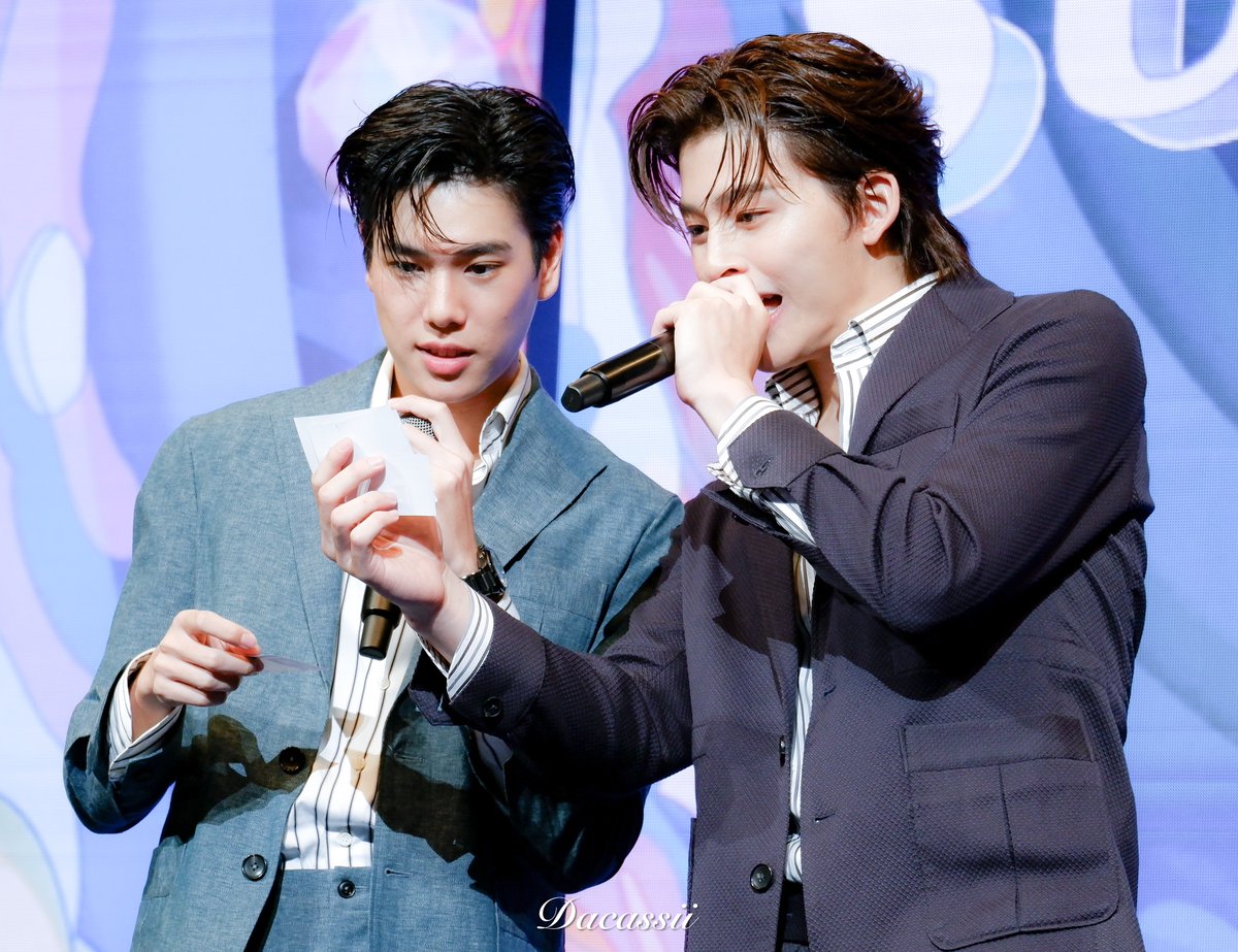 dacassii's tweet photo. นี่ไงความรักของเรา 🥰🥰
@ppnaravit @phuwintang 

KingPower x PondPhuwin
#ppnaravit #phuwintang #ปอนด์ภูวินทร์ 
#34thAnniversaryDelightsAndSurprises https://t.co/9L6E9zHE6W