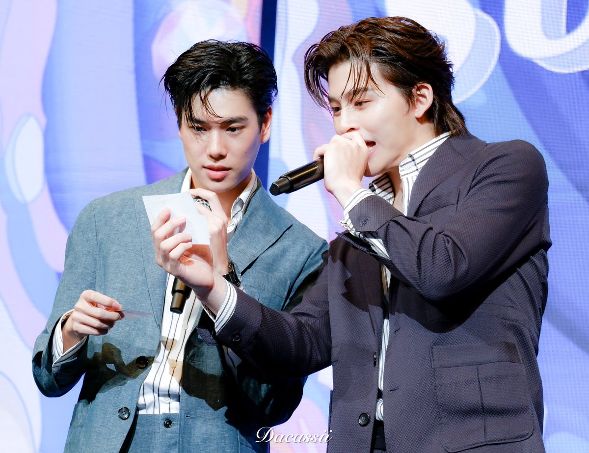dacassii's tweet photo. นี่ไงความรักของเรา 🥰🥰
@ppnaravit @phuwintang 

KingPower x PondPhuwin
#ppnaravit #phuwintang #ปอนด์ภูวินทร์ 
#34thAnniversaryDelightsAndSurprises https://t.co/9L6E9zHE6W