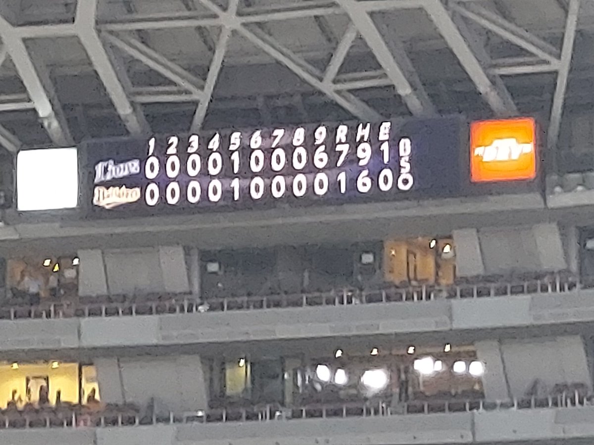 kextuke8421's tweet photo. #見た人も無言で今年のライオンズビジター勝ち試合のスコアボードをあげる https://t.co/grbSYOJfI2