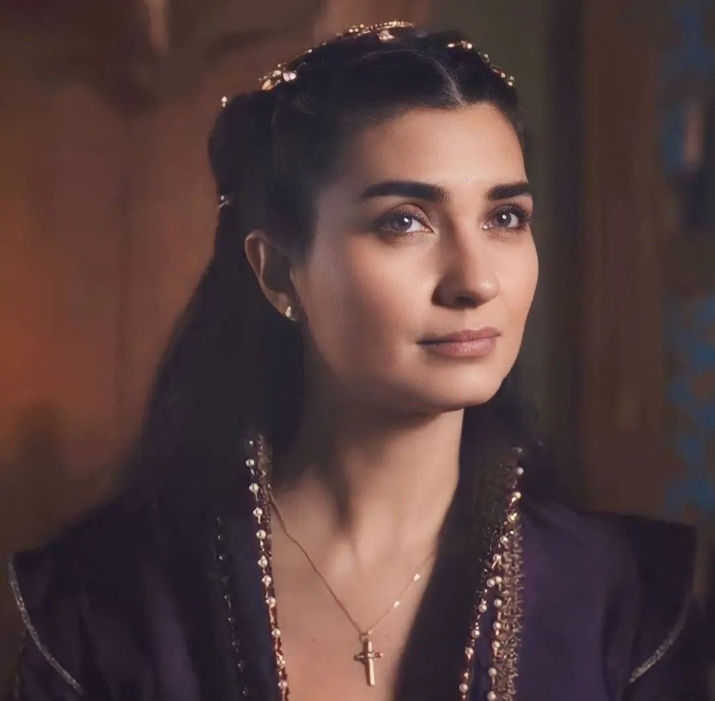 This week on IMDb 
Tuba is in 4,719 👑 (Top 5000) out of 11M names worldwide 
3rd in Turkey (Top 3) 

#TubaBüyüküstün