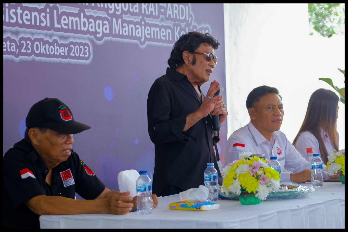 rhoma_official's tweet photo. Assalamualaikum Warahmatullahi Wabarakatuh.
Agenda saya sore tadi rapat koordinasi PAMMI 2023 serta konsolidasi organisasi & silaturahmi anggota RAI-ARDI dalam rangka membangun soliditas dan eksistensi lembaga manajemen kolektif.
#RhomaIrama #PAMMI #RAI #ARDI https://t.co/UEZwJpmRDG