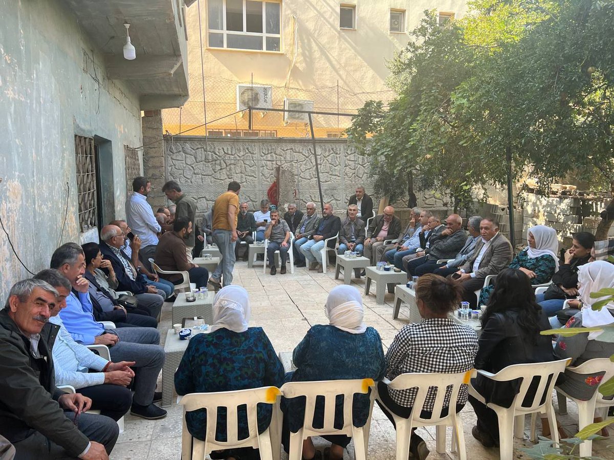 LTurcel's tweet photo. Dokuz yıl aradan sonra özgürlüğüne kavuşan abdullah dal arkadaşımızı vekillerimiz il ilçe ve kurumlarımızla birlikte ziyaret ettik darısı bütün arkadaşlarımızın başına. https://t.co/nJYnt33Lmm