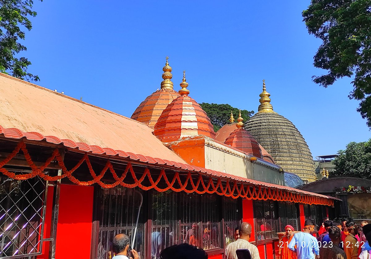 KamakhyaTemple1's tweet image. Glimpses of MAA KAMAKHYA TEMPLE on the Occasion of #NavRatri 2023 🌺✨

Photo Courtesy- @SubhamKumarIn

#JaiMaaKamakhya #DurgaPuja2023