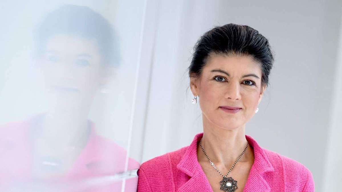 The US is running out of vassal politicians in 🇩🇪Germany

Sarah Wagenknecht, who criticizes Germany's participation in military supplies to Ukraine and sanctions against Russia, announced her resignation from the Left Party and her intention to found her own party

A return to a