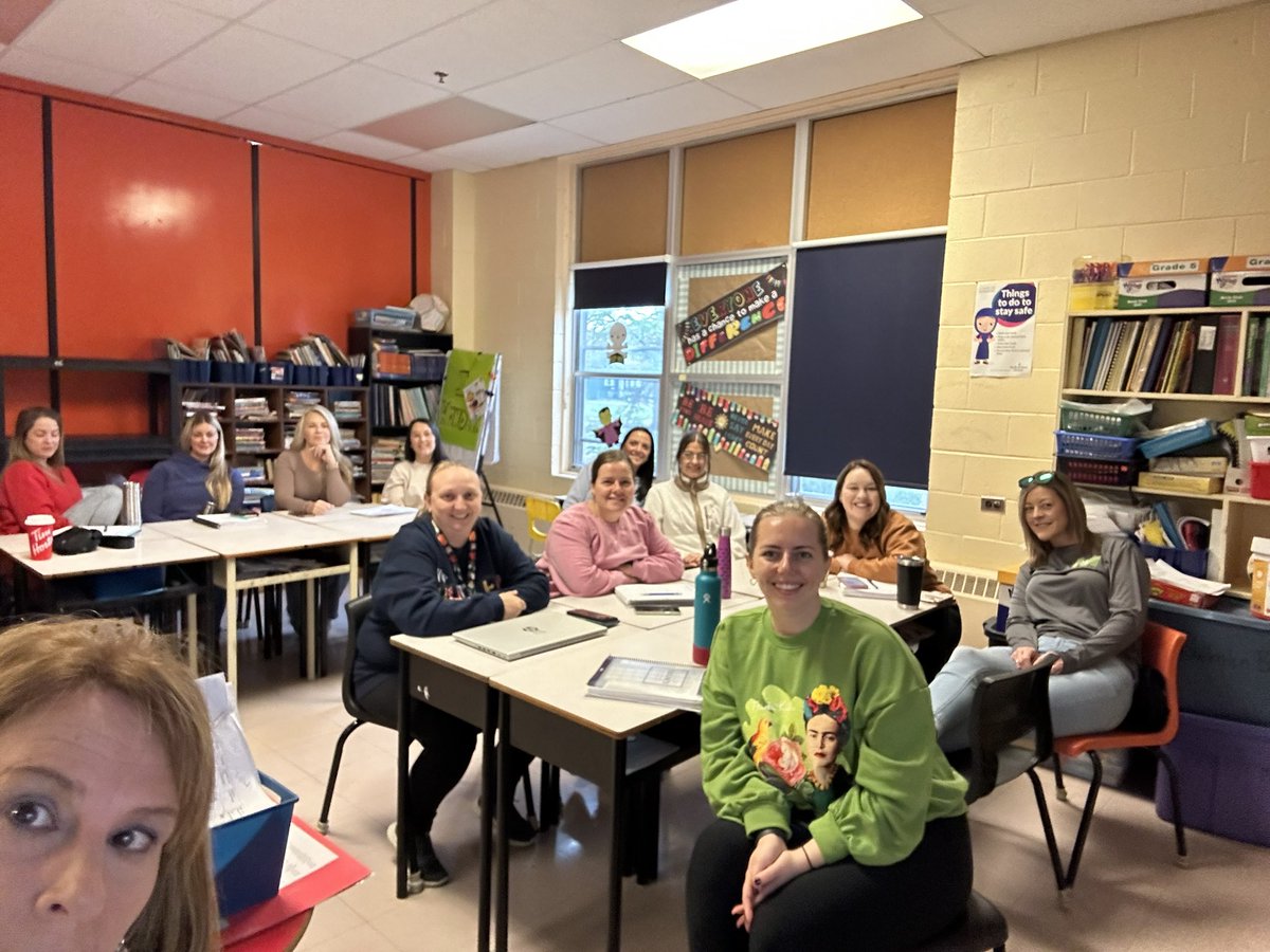 VatersJennifer's tweet photo. Teacher Learning. 
Alert and ready. @Hazelwood_Elem https://t.co/4Hfy8v9O3S