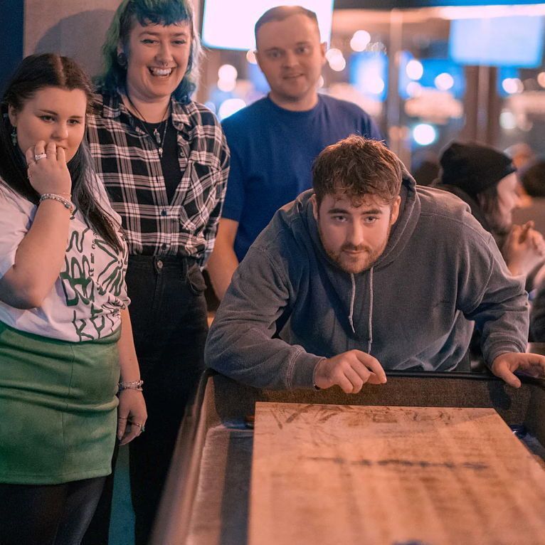 LET'S PLAY SHUFL 🕺 Brighten up your Monday evening with a couple of games on our @playshufl shuffleboards and a pint or two at our Middlewood Locks Beerhouse! Grab your mates and pop down from 4pm 🍻