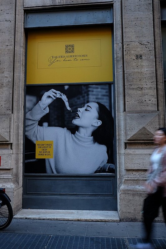 landahlauts's tweet photo. S​ólo aquellos que vivimos los ochenta, probablemente pensemos que esta foto publicitaria es repugnante...
#patochadas #photoLanda #roma #v #diana #visitantes #seriesdetelevision #sciencefiction https://t.co/mwrfu5hyZM