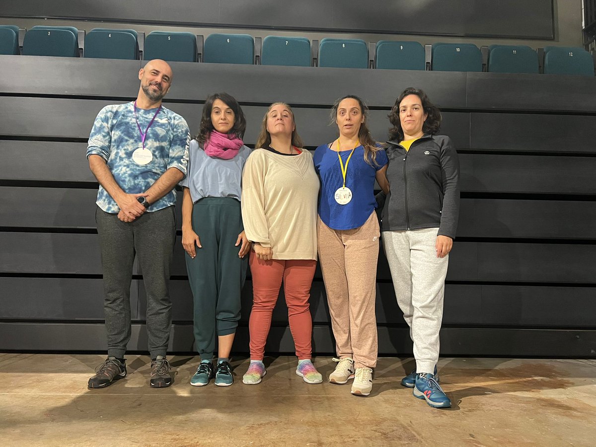 ExpresivaAfyec's tweet image. También han disfrutado de aprendizajes en este encuentro personas de AFYEC como Sonia Lozano, Silvia Garcias De Ves, @JavierGilAres , Estela Vergel y Elena Pérez.

VAMOS A BAILAR
este estado de gracia compartido, hasta que nos encontremos nuevamente