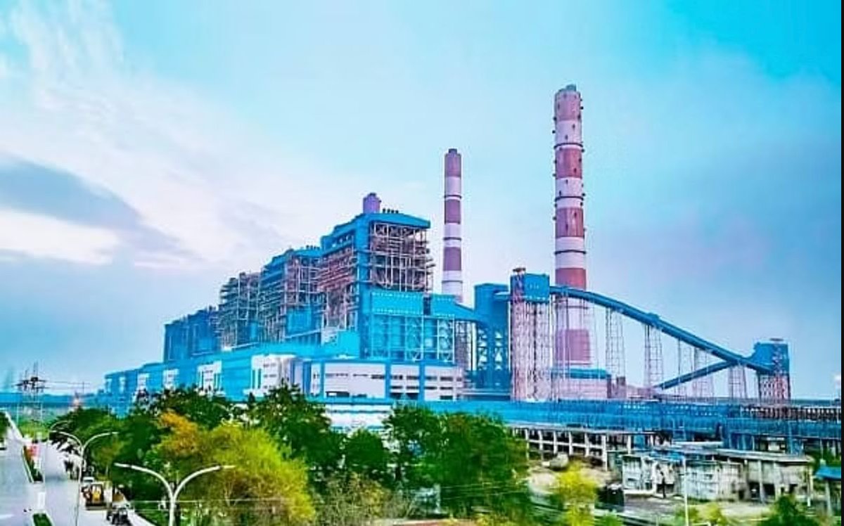 SarojaEarth's tweet photo. 14 NTPC plants have begun co-firing Parali based biomass pellets, with over 77,000 tonnes of biomass co-fired to date. This sustainable approach not only reduces harmful emissions but also supports local farmers. #CleanPower #SupportFarmers #ParaliToPower https://t.co/LWbTowEgdv