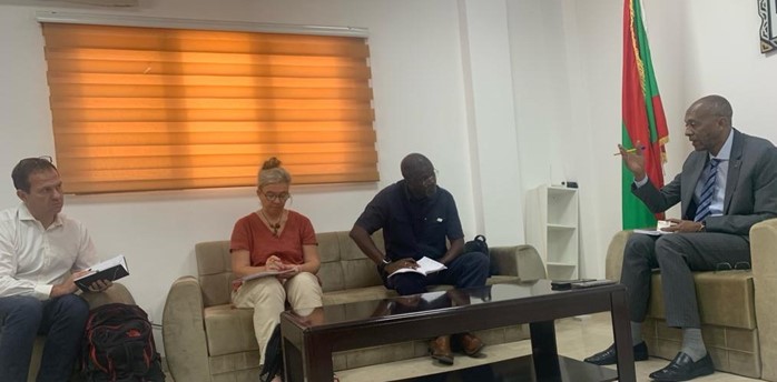 Le Cirad au Sahel (@ciradausahel) on Twitter photo Une délégation du <a href="/Cirad/">Cirad</a>, conduite par Dr Ibra TOURÉ, Directeur régional Afrique de l’Ouest-Zone sèche, a été reçue par le Ministre du Développement animal de la Mauritanie, Monsieur Ahmoudeit Ould CHEIN.
@PREZODE_Intl <a href="/dP_PPZS/">dP_PPZS</a> <a href="/CesaroJean/">Jean-Daniel Cesaro</a> <a href="/Jhcaffin/">Jean-Hugues CAFFIN</a>
<a href="/dueniger/">UE au Niger</a> Une délégation du <a href="/Cirad/">Cirad</a>, conduite par Dr Ibra TOURÉ, Directeur régional Afrique de l’Ouest-Zone sèche, a été reçue par le Ministre du Développement animal de la Mauritanie, Monsieur Ahmoudeit Ould CHEIN.
@PREZODE_Intl <a href="/dP_PPZS/">dP_PPZS</a> <a href="/CesaroJean/">Jean-Daniel Cesaro</a> <a href="/Jhcaffin/">Jean-Hugues CAFFIN</a>
<a href="/dueniger/">UE au Niger</a>