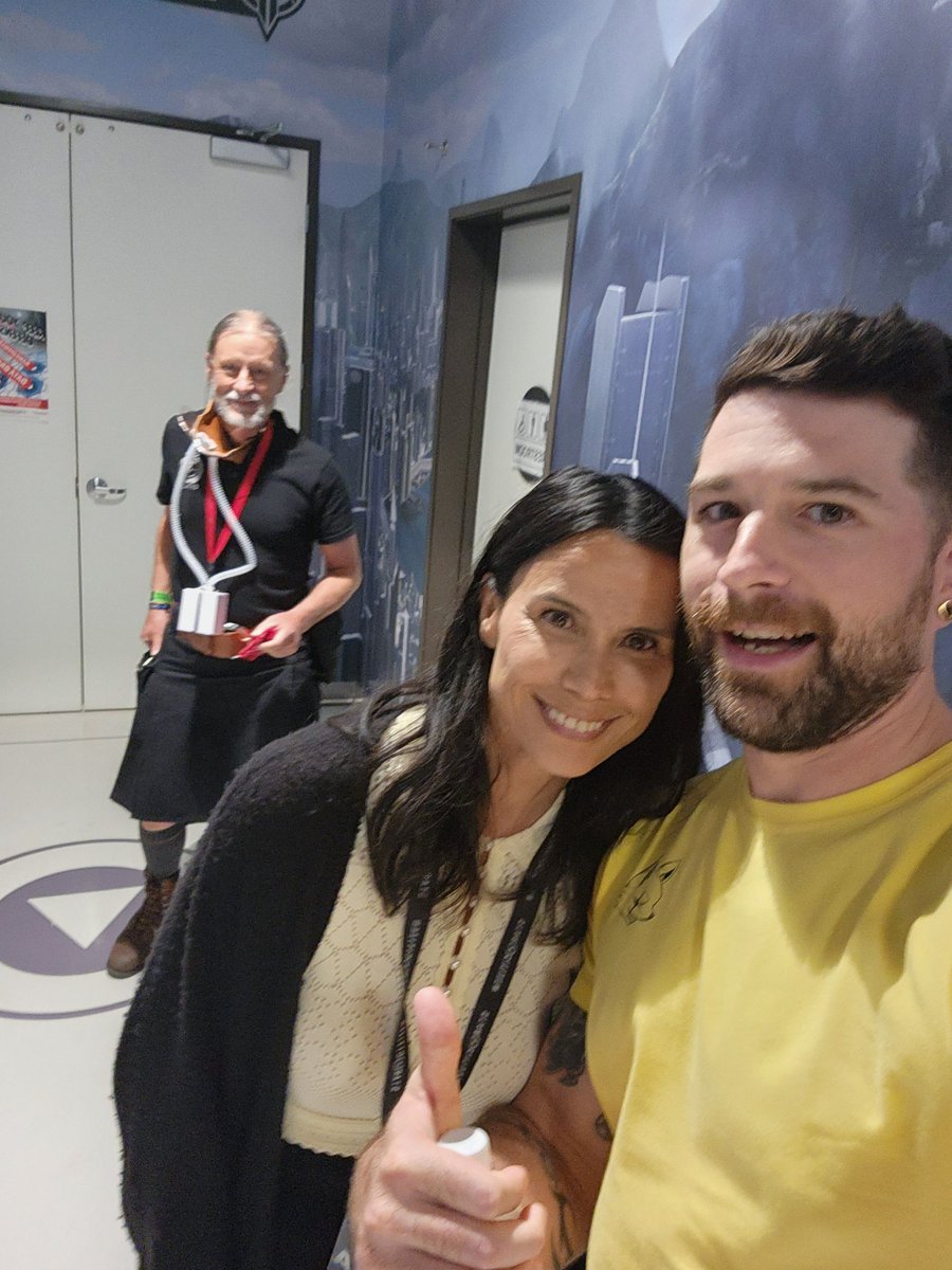 fox_velox's tweet photo. Managed to get a pic with both Chris and Sandi https://t.co/IieLKDXtQ9