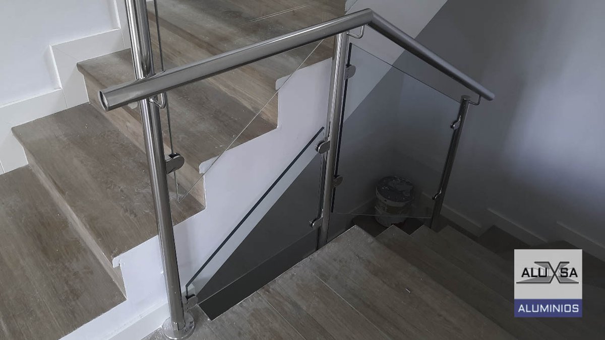 Con este proyecto, demostramos una vez más nuestro compromiso con la calidad y el diseño aluxsatenerife.com/cerrajeria-ten…

#barandillametalica #tendencias #barandilladecristal #barandillaescalera #barandilladediseño #deco #decohogar #cristalseguridad #cerrajeria #aceroinox #tenerife