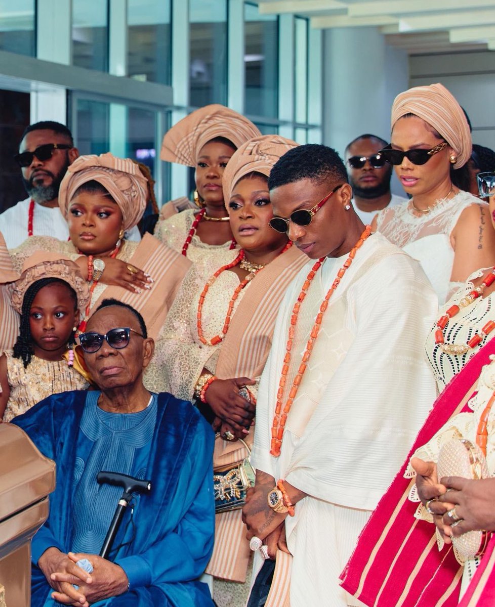 tooXclusive_com's tweet photo. The Balogun Family 😍😍

#afrobeats #music #tiktok #dance #funnyvideos #dancer #reels #funny #tooxclusive #wizkid https://t.co/ZWhDEMNEfw