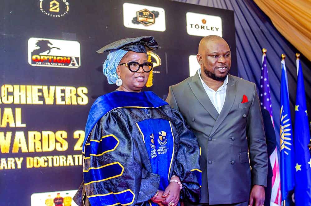 Mr_idonShow's tweet photo. Congratulations to all the Award Recipients 
We celebrate you may this be a stimulus for you do more to making Nigeria 🇳🇬 and Africa 🌍  a great place
@iyalojasgeneral 

@PulseNigeria247 👇

https://t.co/VqIZaLocZU

Cc:@mafp2016 
@iamezzykash_ https://t.co/VpaUrFAnxt