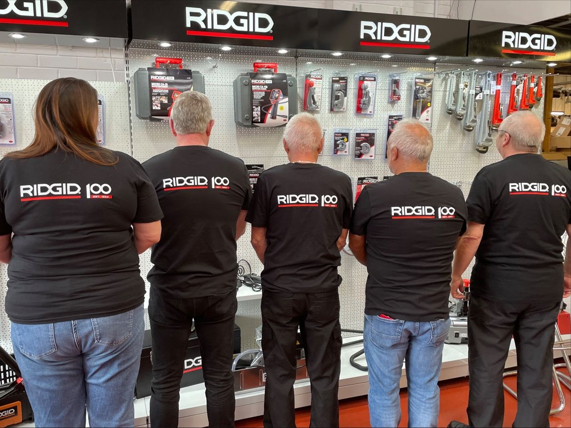 Pipetools's tweet image. Just some LOVELY photos of our Manchester team to brighten up your Monday morning ❤️🔧

These people right here know RIDGID inside out, and they&apos;re always working hard to make sure your tools are not only supplied, but performing to their absolute best 💪

#pipetoolspecialists