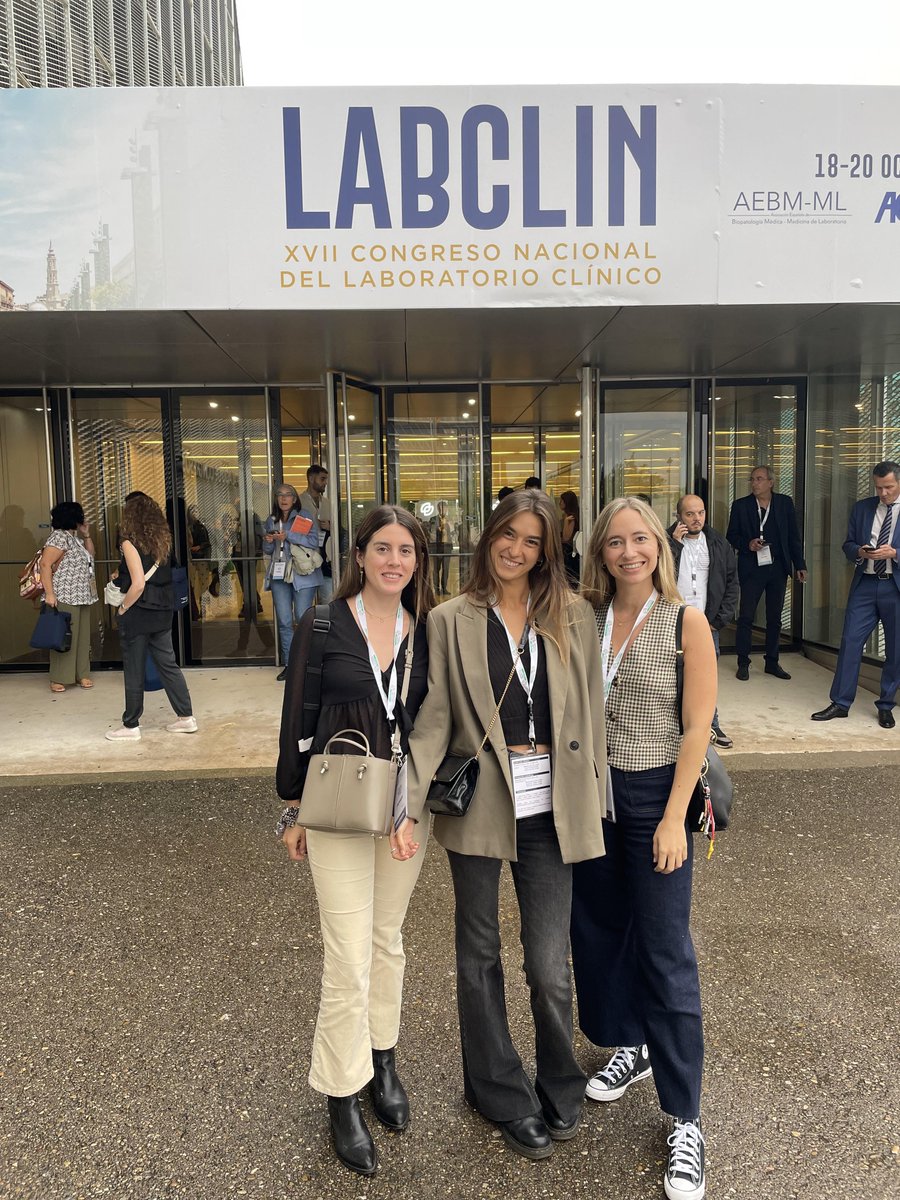 BioquimicaHSCSP's tweet photo. 💚L'equip al #Labclin, organitzat per la @SEQC_ML ,on hem presentat diversos pòsters💚
Uns dies per aprendre nous coneixements que segur podrem aplicar al nostre laboratori.
També hem tingut temps per compartir moments amb companys i crear nous records!
Ens veiem l'any que ve! https://t.co/XVFZJIaBPf