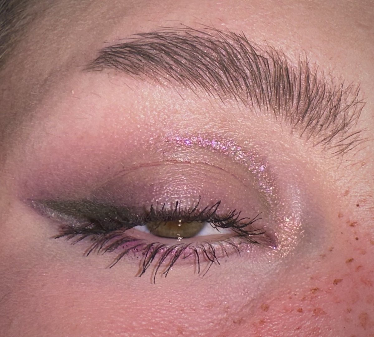 _b_e_a_n__'s tweet photo. i’m tryna not do the same look over and over… lol 
💘  💘  💘
1: @hudabeauty rose quartz palette, @NYXCosmetics vivid brights liner (lilac)
2: @Natasha_Denona my dream palette, @moiracosmetics glitter liner https://t.co/mL58IrBSJa