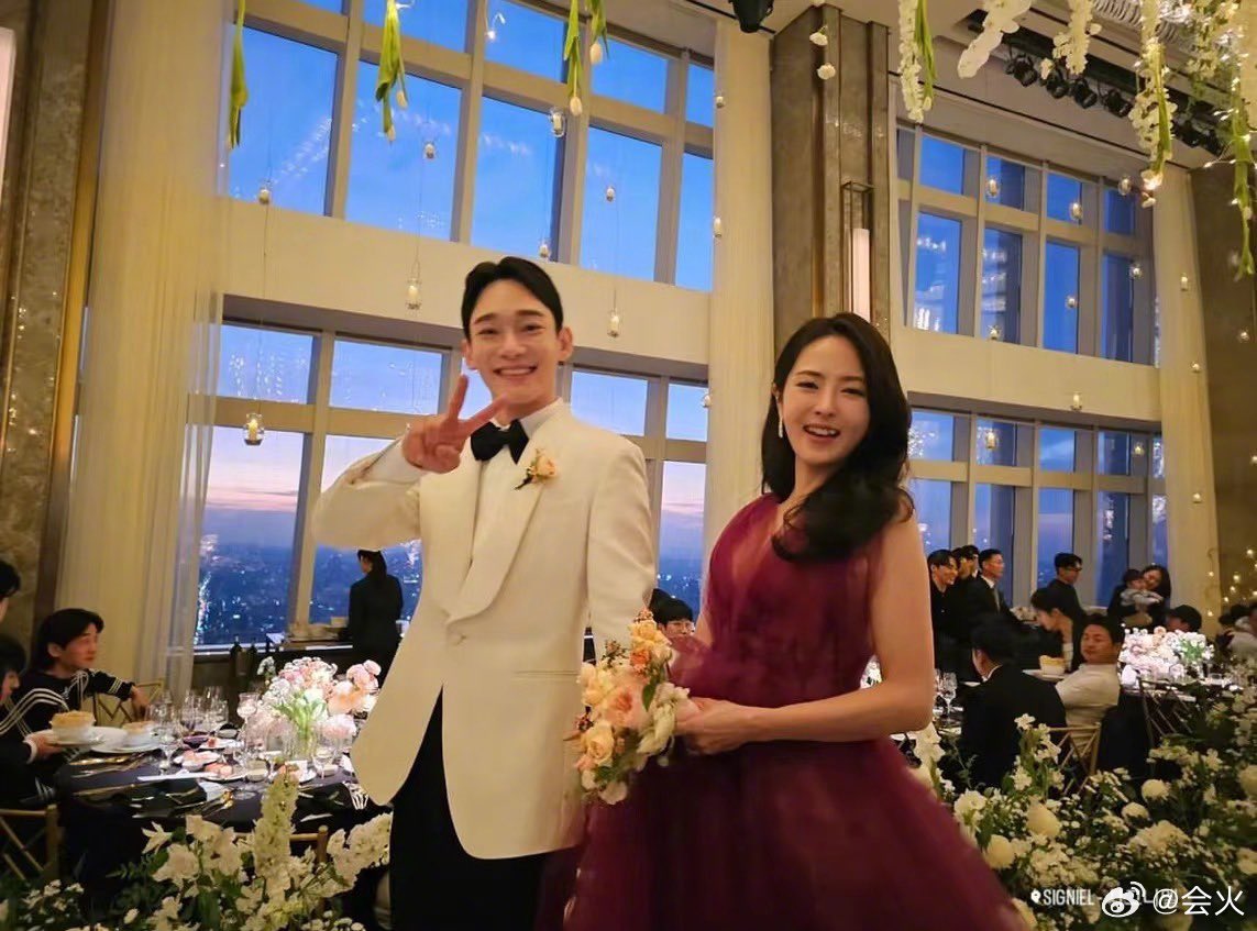 Linaaryani_27's tweet photo. congratulations jongdae &amp; mihee on your wedding 🫶🏻

#exo #jongdae #chen #mihee #exol https://t.co/3YmeufprSz