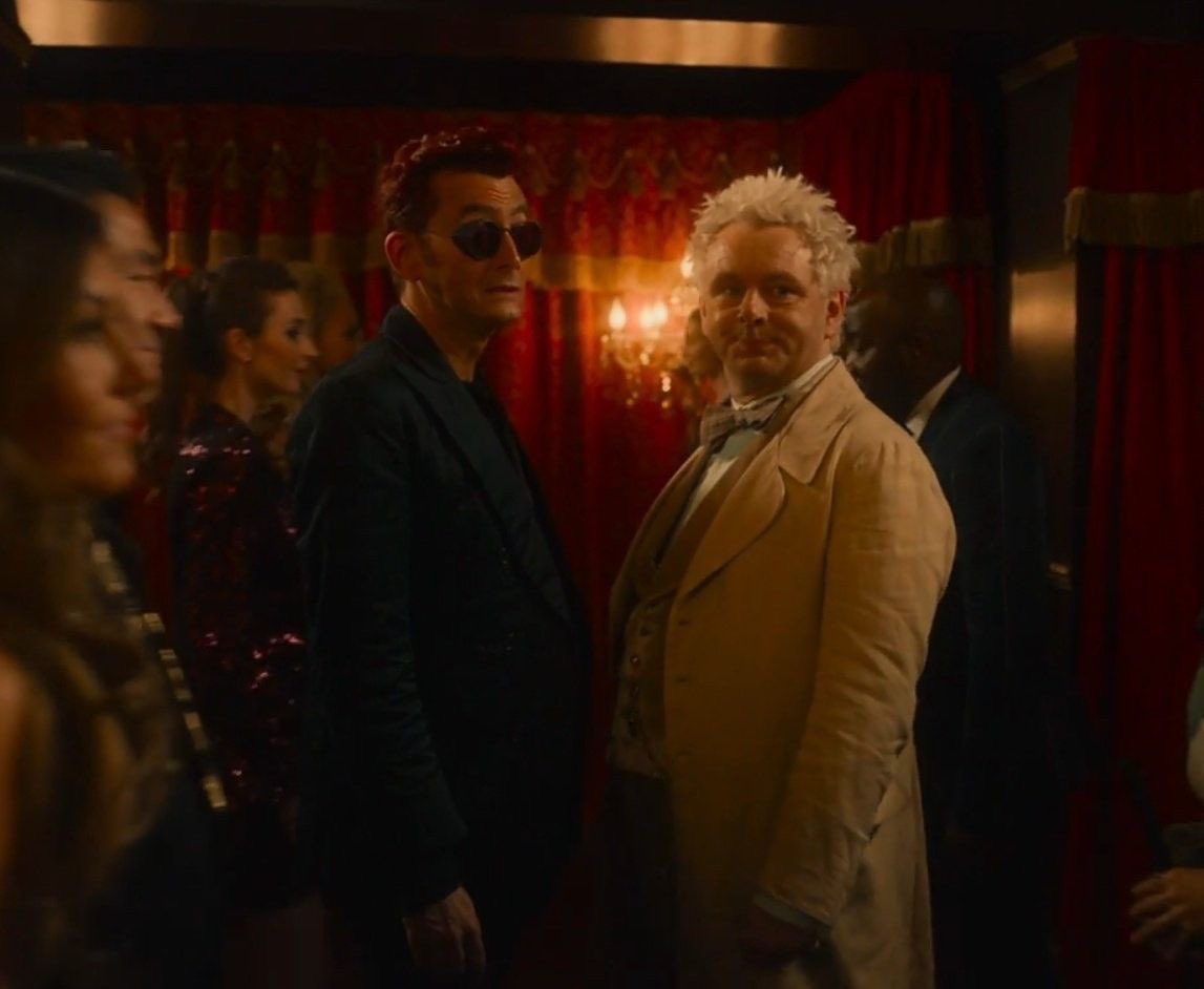 Bowtiedino's tweet photo. ..”It’s the venn diagramm of Crowley and Aziraphale in my mind, it’s just a complete circle.” 2/2 🧵 #goodomens #aziracrow #TIC4
This is the last thing I have that he said in detail that I could jot down. https://t.co/yx41LqHrYt
