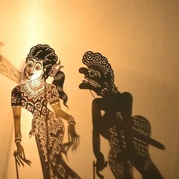 MerdekanMS's tweet photo. Kölgə teatrı
Kölgə teatrı iki min ildən çox əvvəl Asiyada yaranan qədim sənətdir. 
 Kölgə teatrı qədim zamanlarda, ibtidai bir insanın odun yanında oturaraq mağaranın divarlarında dəyişən kölgələrə baxdığı zaman yaranıb. https://t.co/xH2hn7A302