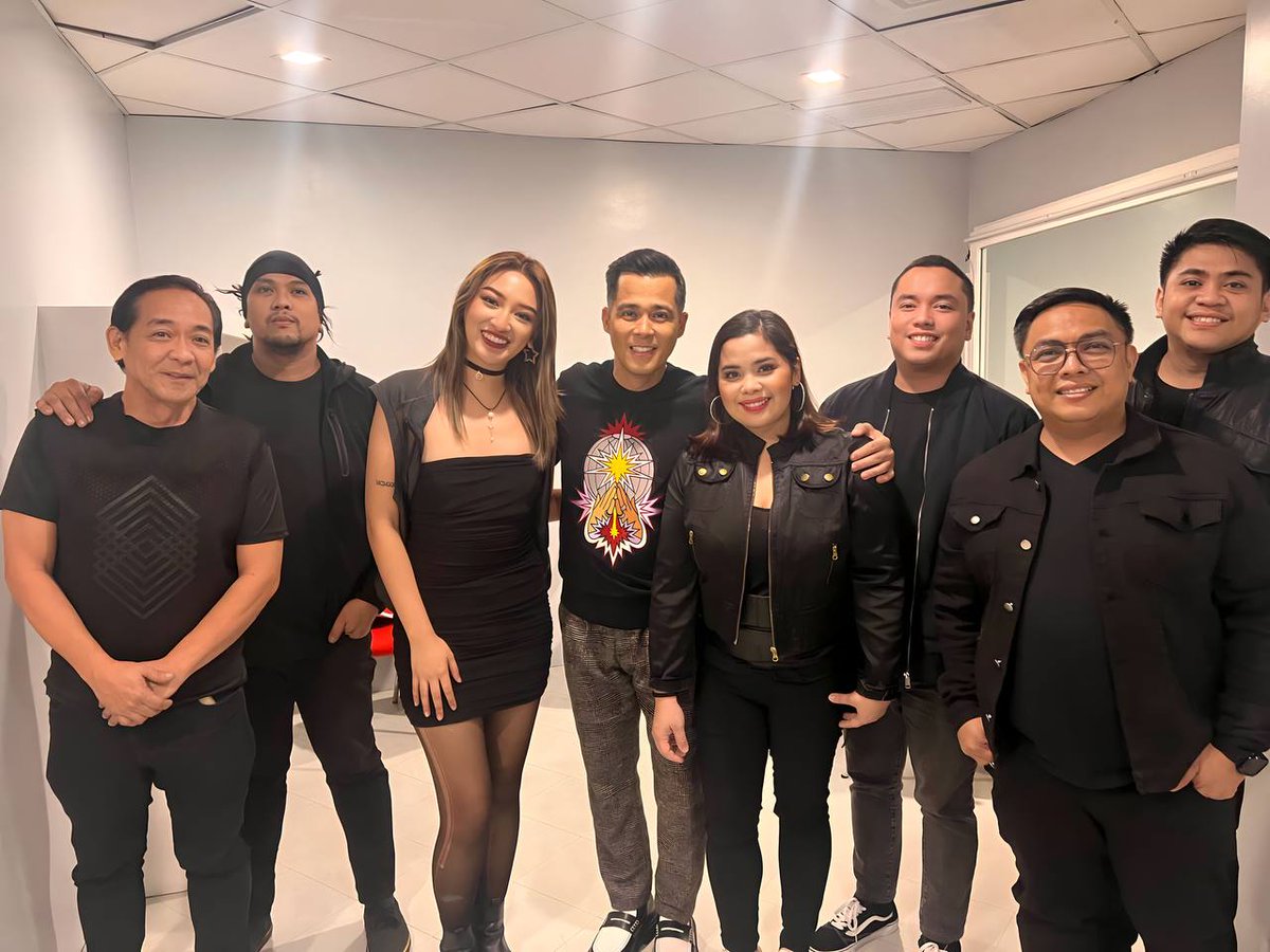 starhuntabscbn's tweet photo. LOOK: Gail Banawis (@struggail) performs as a guest vocalist of Dingdong Avanzado and his band, The Doorbells, on their Saturday Special Show at the Winford Manila Resort and Casino! ✨ https://t.co/WealPXuKdp