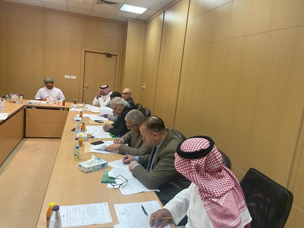 saudivms's tweet photo. أعلنت أمانة جائزة المراعي للطب البيطري، أسماء الفائزين بجائزة المراعي للطب البيطري في دورتها الخامسة عشر 1445هـ - 2023م لهذا العام لجميع فروعها المختلفة وهي:
1.فرع جائزة الباحث المتميز في الطب البيطري وقد حصل على الجائزة: 
 أ.د. شريف محمد دياب من كلية الطب البيطري بجامعة الملك فيصل
2.فرع جائزة أفضل طبيب بيطري سعودي في مجال الطب والعلاج وقد حصل على الجائزة: 
د. مصطفى محمد المرهون فرع وزارة البيئة والمياه والزراعية بالمنطقة الشرقية الوحدة البيطرية الدمام
3.فرع جائزة أفضل طبيب بيطري لدول مجلس التعاون الخليجي وقد حصل على الجائزة: 
د. شهاب عبد المجيد البلوشي 
من سلطنة عمان
4.فرع جائزة أفضل طبيبة بيطرية لدول مجلس التعاون الخليجي وقد حصل على الجائزة: 
د.اسيا عقيل راضي من مملكة البحرين

وفي ختام اجتماع أعمال امانة الجائزة وبهذه المناسبة قدم سعادة أ.د.صلاح بن عبدالعزيز الشامي امين عام جائزة المراعي للطب البيطري ورئيس الجمعية الطبية البيطرية السعودية التهنئة لجميع الفائزين والفائزات بالجائزة لهذا العام متمنياً التوفيق للجميع وأن تكون حافزًا ودافعًا لهم نحو تقديم المزيد من الجهد والإبداع في حياتهم العلمية والعملية.
كما قدم سعادته الشكر والتقدير لمعالي رئيس جامعة الملك فيصل الدكتور محمد بن عبدالعزيز العوهلي على دعمة للجائزة والشكر والتقدير لشركة المراعي وعلى رأسهم رئيس مجلس الإدارة صاحب السمو الأمير نايف بن سلطان بن محمد بن سعود الكبير لدعمه لجائزة المراعي للطب البيطري كما قدم سعادته الشكر والتقدير إلى لجان التحكيم وجميع القائمين على الجائزة.
