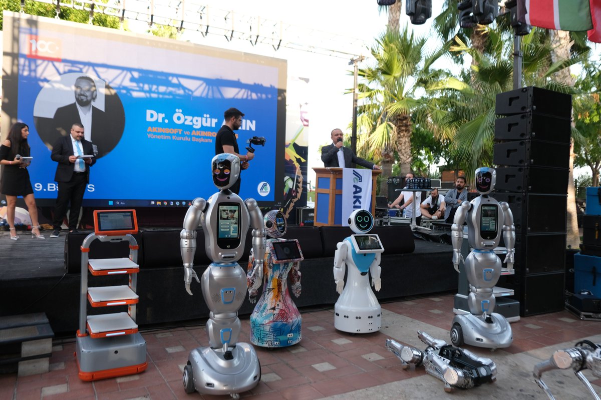 Akinrobotics's tweet photo. 20-21-22 Ekim tarihlerinde Antalya Limak Otel'de gerçekleştirilen AKINSOFT 19. Bonus Töreni Organizasyonu'nda ADA 7, ARAT, Servis Robotu ve Mini ADA görev aldı.
@akinsoft
#akinsoft #akinrobotics #miniada #bonustoreni https://t.co/pvoARVl0ey