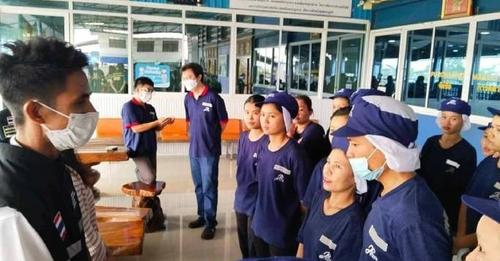 MizzimaNews's tweet photo. MoU မြန်မာလုပ်သား ၃၀၀ ခန့် စာရွက်စာတမ်းများ သိမ်းဆည်းခံထားရ၍ MHAC မှ ကူညီဖြေရှင်း

#mizzima #မြန်မာရွှေ့ပြောင်းလုပ်သား #MHAC
Website Link - https://t.co/ZPQb43lD4H https://t.co/Y4ubnKcrTs