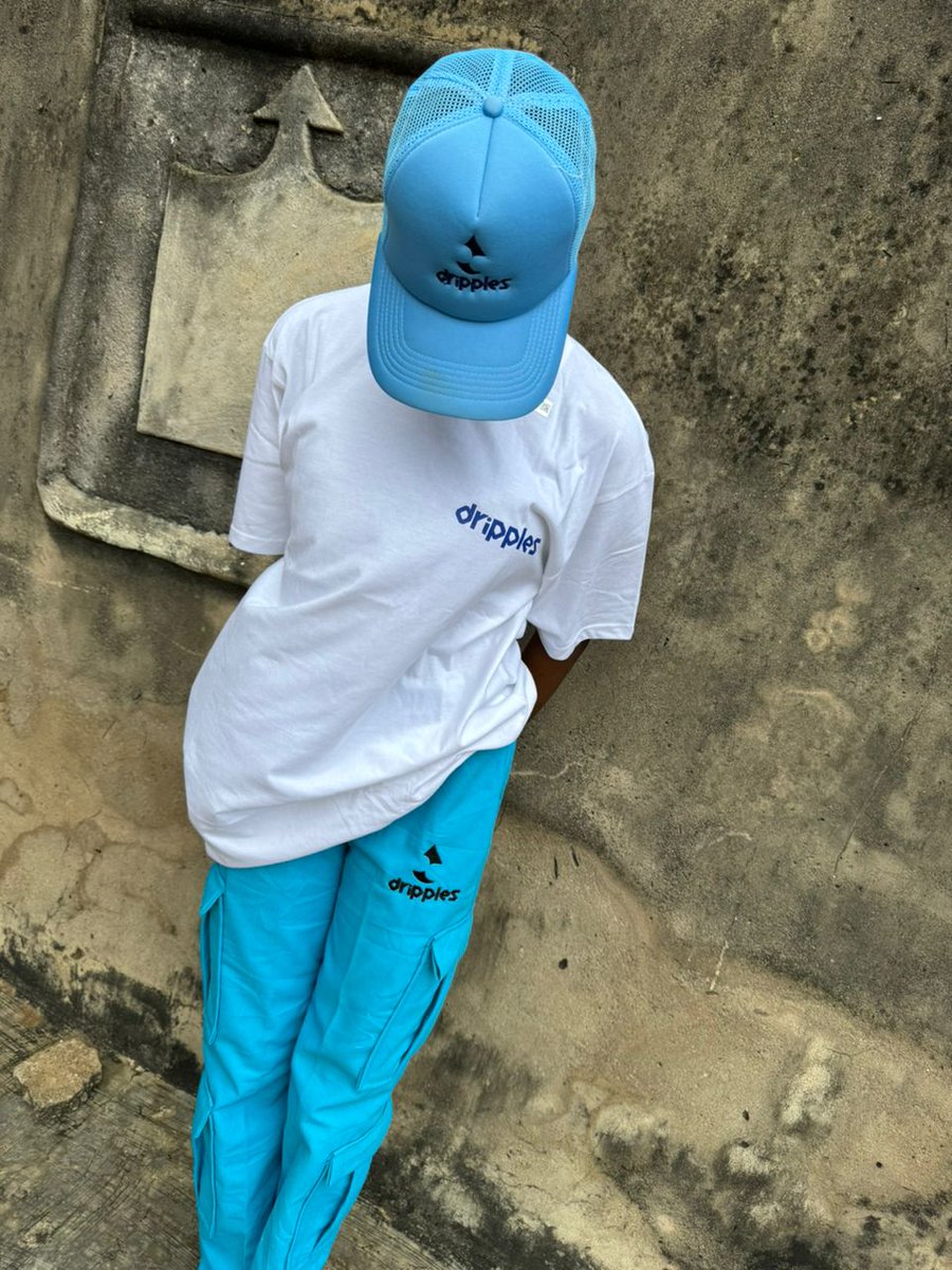 Dripples Cargo Pants
Available in black, white, royal blue, sky blue,  orange, carton color, brown, army green

Price; 10,000 naira

#dripples #dripplescollections #buyelegance #pants #cargopants