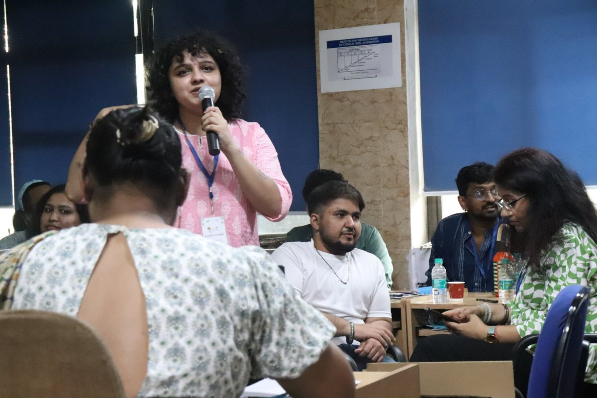 On the first day of the 2 days workshop on using arts-based methods to articulate one's experiences at the intersection of queerness and healthcare, the participants tried the art of making ZINES with the facilitator Muskan. 

#queerchronicles #queerhealth #artandhealth