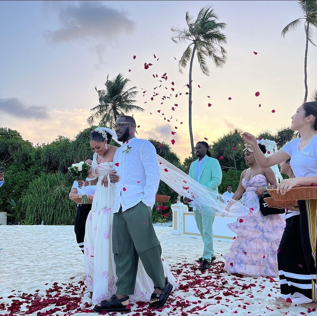 Super Eagles legend, Jay Jay Okocha renewed his 25-year-old marriage vows  with his wife, Nkechi at the Maldives Island over the weekend. ❤️, image size:1079x1077