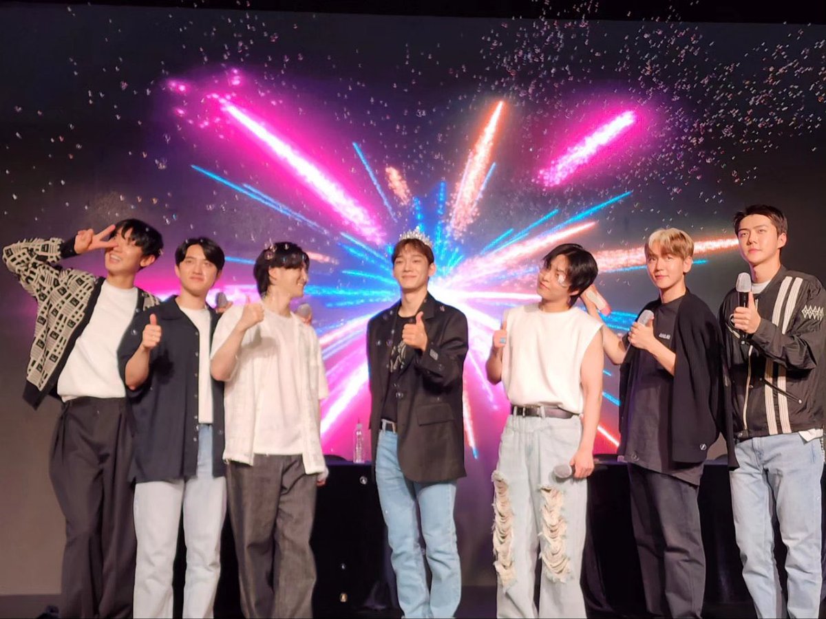erinight1485's tweet photo. EXO FREEDOM
EXO LEAVE SM 😍
#EXOFreedom #EXOLeaveSM https://t.co/b9kVFoZIzz