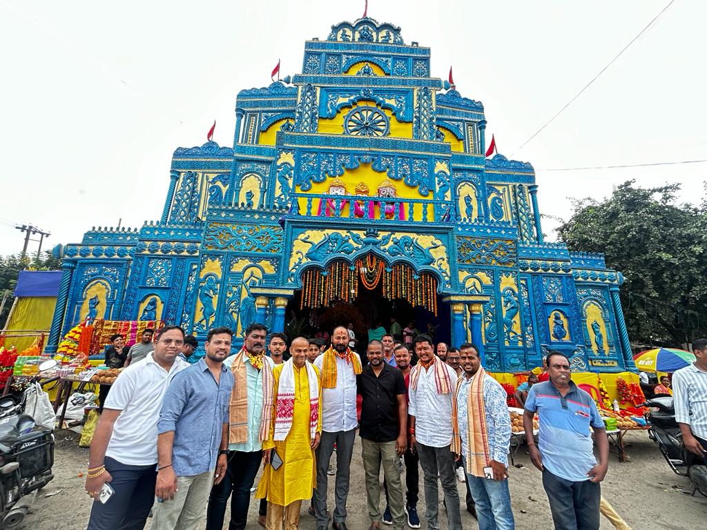 Bapu4Talcher's tweet photo. ଜଗତ ଜନନୀ ମା" ଦୂର୍ଗାଙ୍କ ପବିତ୍ର ମହାନବମୀ ଉପଲକ୍ଷେ ଆଜି ମୁଁ ଅନୁଗୋଳ ମୁନସିପାଲିଟି ଅନ୍ତର୍ଗତ ଅମଲାପଡା , ହେମସୁରପଡା ,ପୁରୁଣା ବସଷ୍ଟାଣ୍ଡ ଦୁର୍ଗା ମଣ୍ଡପ ଓ ରେଲୱ ଷ୍ଟେସନ ଠାରେ ଆୟୋଜିତ ହୋଇଥିବା ମା ଦୁର୍ଗା ଙ୍କ ମଣ୍ଡପ ପରିଦର୍ଶନ କରିବା ସହ ନବମୀ ପୂଜା ରେ ସାମିଲ ହୋଇ ଆଶିର୍ବାଦ ଭିକ୍ଷା କରିବା ସହ... https://t.co/sFWCtfztp0